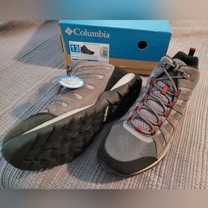 NIB Columbia Men's Hiking Boots